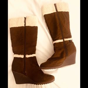 Women’s Old Navy Wedge Boots